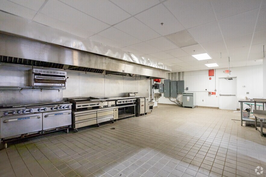 More Photos Of 18321 W Lake Houston Pky, Humble Unknown For Lease