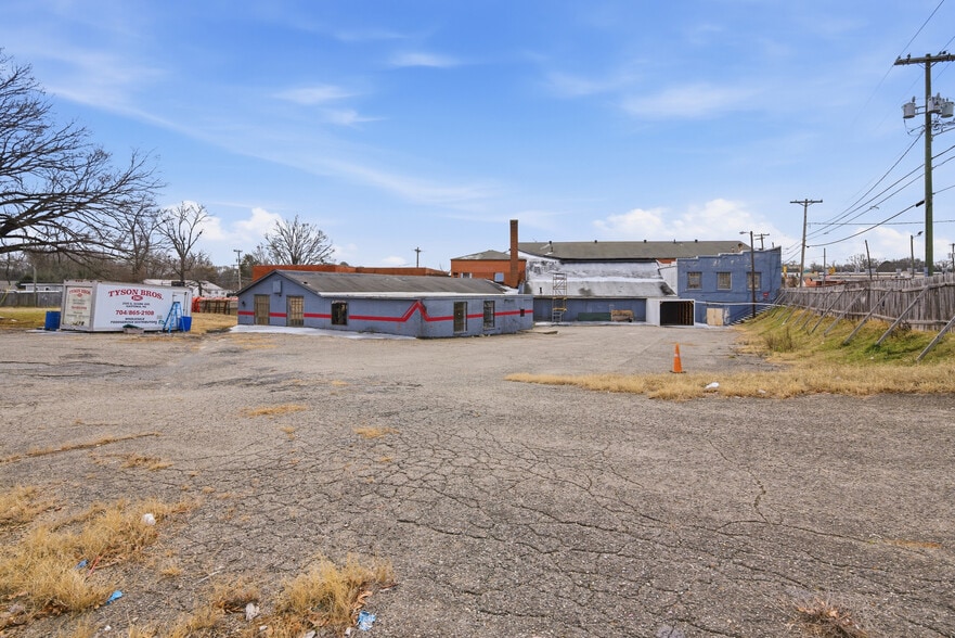 More Photos Of 226 S Linwood Rd, Gastonia Warehouse For Sale