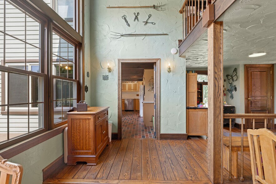 More Photos Of 40 Hospital Rd, Gettysburg Hotel For Sale