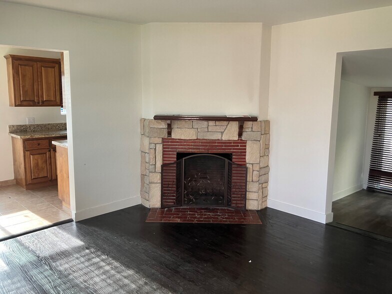 More Photos Of 271 W Ash Ave, Burbank Apartments For Sale