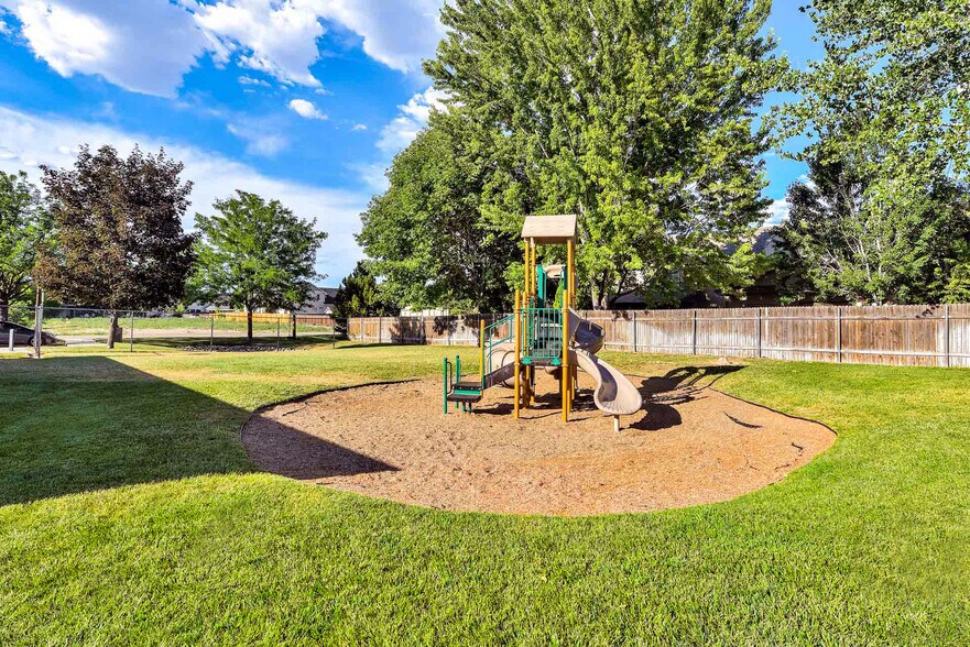 More Photos Of 2490 S Cloverdale Rd, Boise Daycare Center For Sale