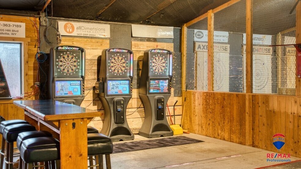 More Photos Of 5201 S Douglas Hwy, Gillette Bar For Sale