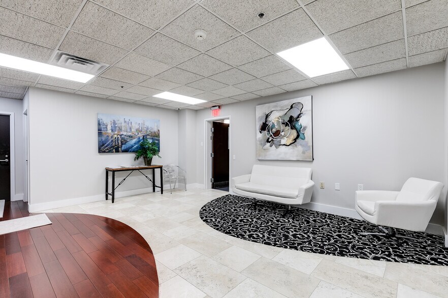 More Photos Of 7300 Hanover Green Dr, Mechanicsville Office For Lease