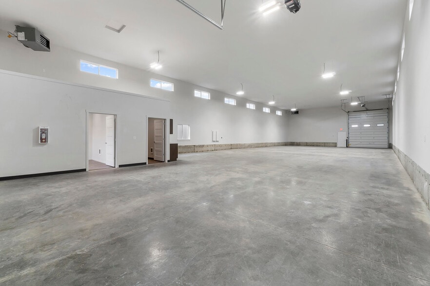 More Photos Of 3493 W Daugharty Loop, Hayden Industrial For Lease