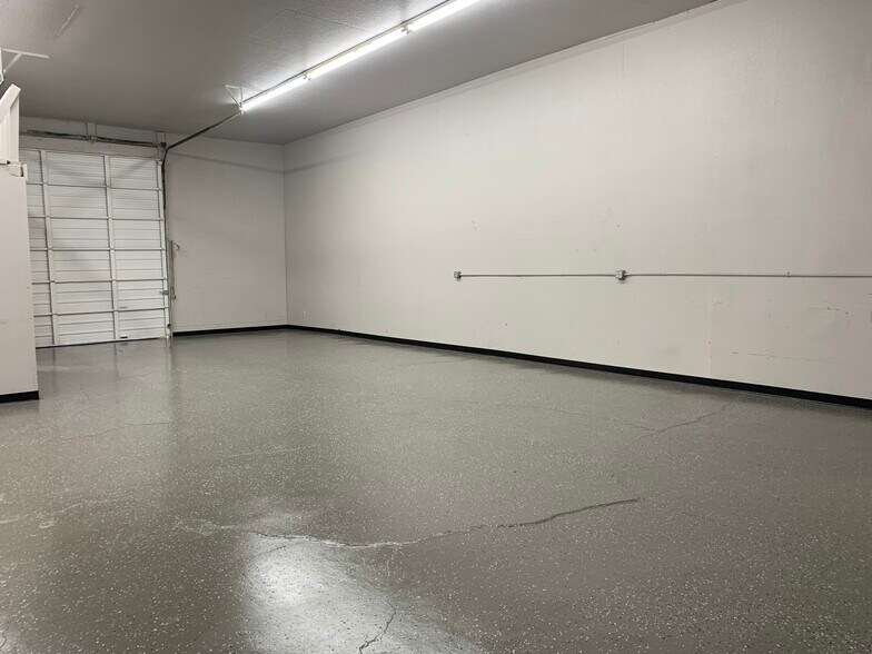 More Photos Of 1642 North Oatman Rd, Bullhead City Industrial For Lease