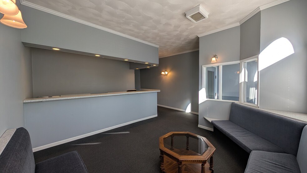 More Photos Of 11 W National Ave, Brazil Office For Sale