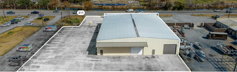 More Photos Of 5064 La-311, Houma Warehouse For Lease