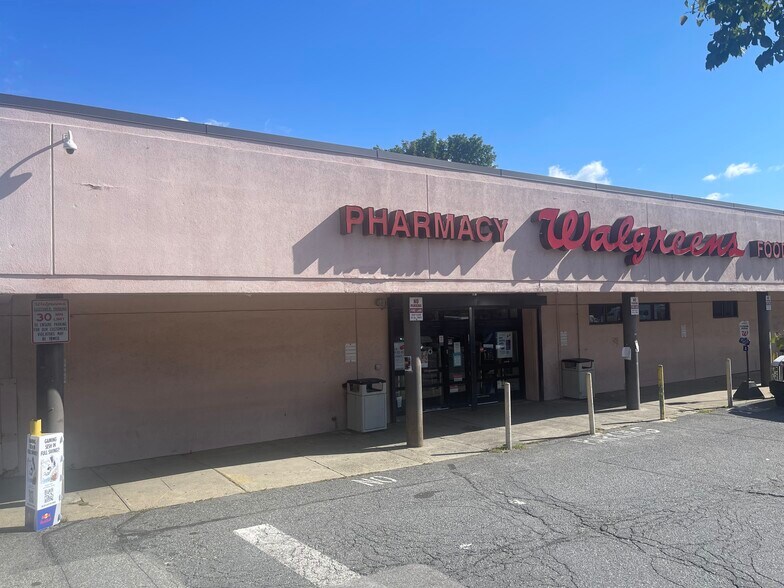 More Photos Of 416 Warren St, Roxbury General Retail For Lease