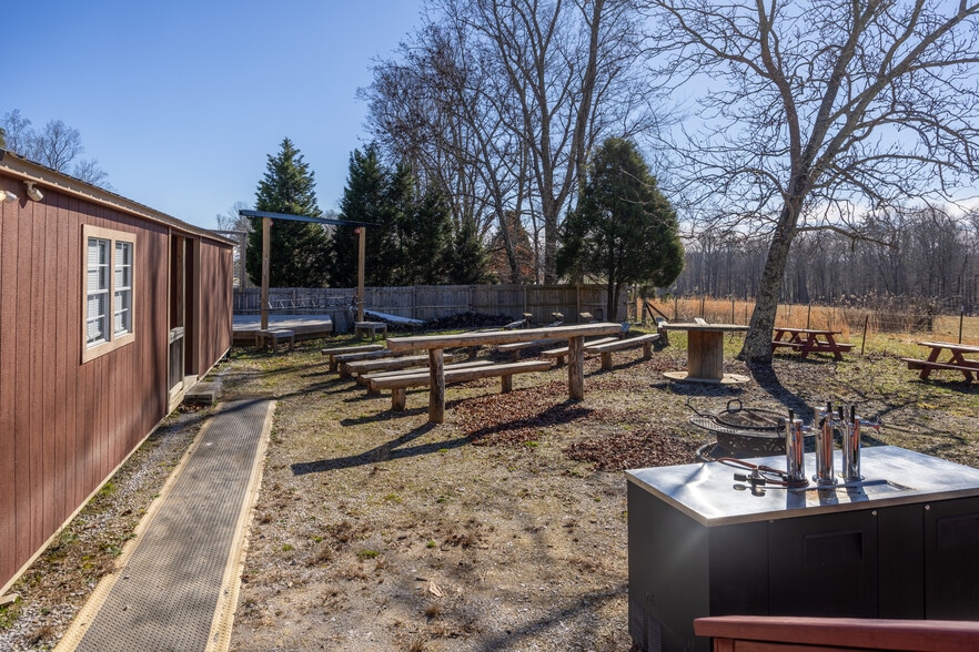 More Photos Of 6735 Wassom Memorial Hwy, Grandview General Retail For Sale