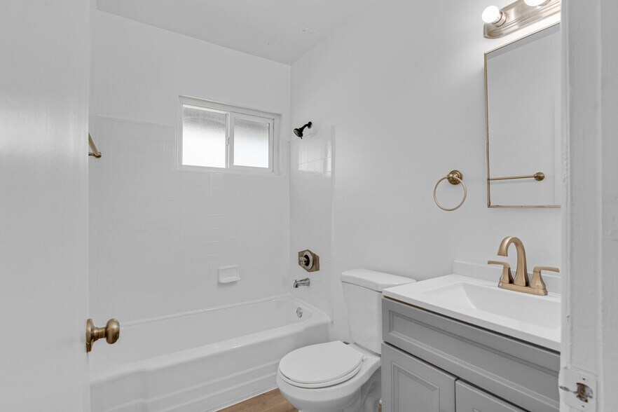 More Photos Of 4932 W Lennox Blvd, Inglewood Apartments For Sale
