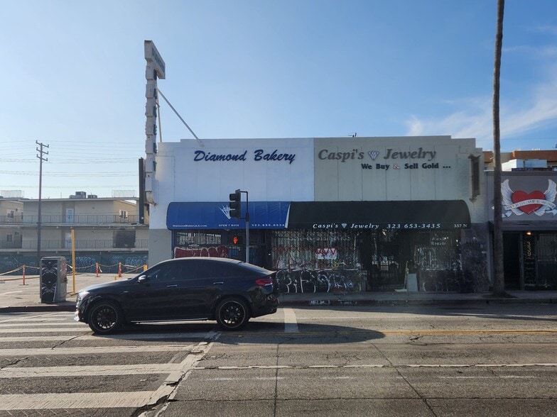 More Photos Of 337 N Fairfax Ave, Los Angeles Storefront For Sale