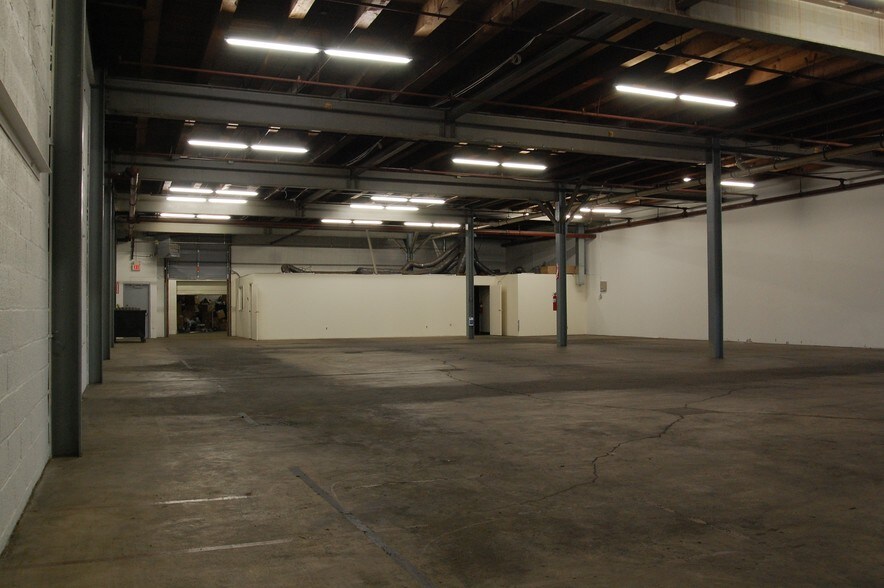 More Photos Of 700 Grand Ave, Ridgefield Warehouse For Lease