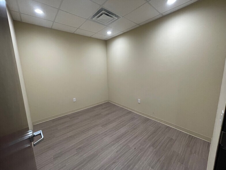 More Photos Of 198 HP Business Drive Rd, San Marcos Warehouse For Lease