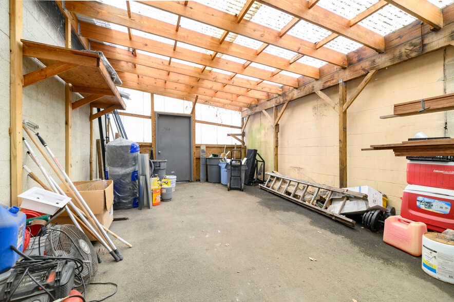 More Photos Of 36 Larkin St, Stamford Warehouse For Sale