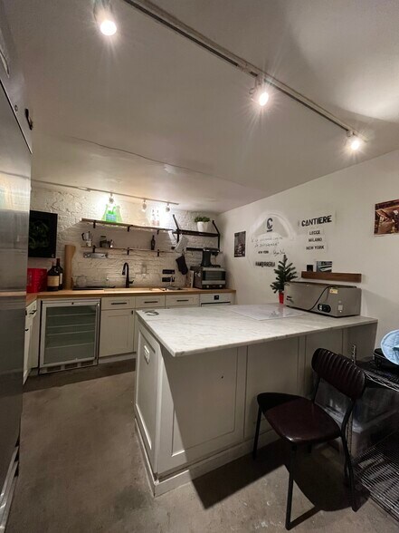 More Photos Of 41 Kenmare St, New York Apartments For Lease