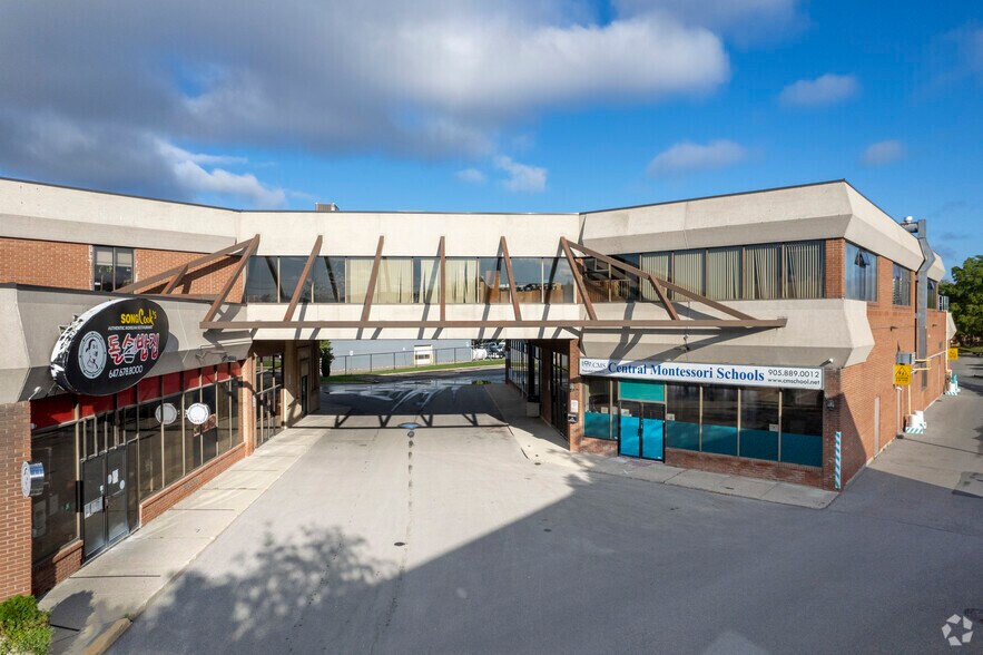 More Photos Of 72 Steeles Ave W, Vaughan Restaurant For Lease