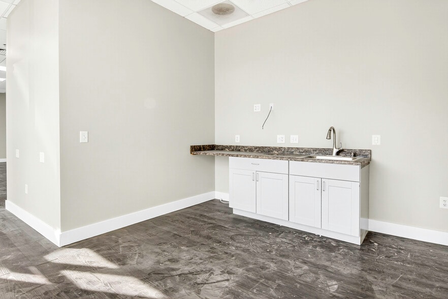 More Photos Of 3155 Chambers Rd, Aurora Flex For Sale