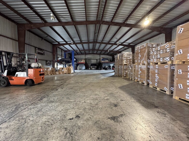 More Photos Of 5103 US Highway 59, Laredo Warehouse For Sale