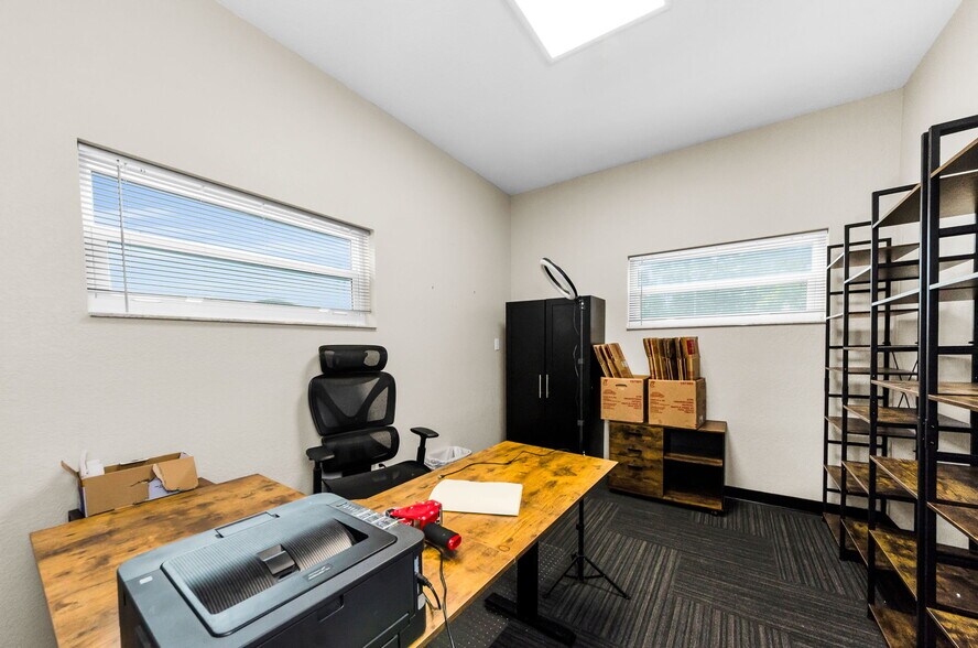 More Photos Of 11748 La Madera Blvd, Port Richey Office For Sale