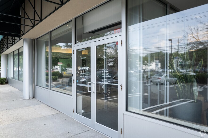 More Photos Of 396 N State Rt 17, Paramus General Retail For Lease