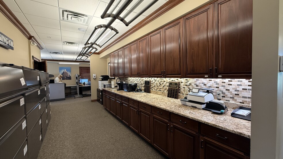 More Photos Of 15300 W Capitol Dr, Brookfield Office For Sale