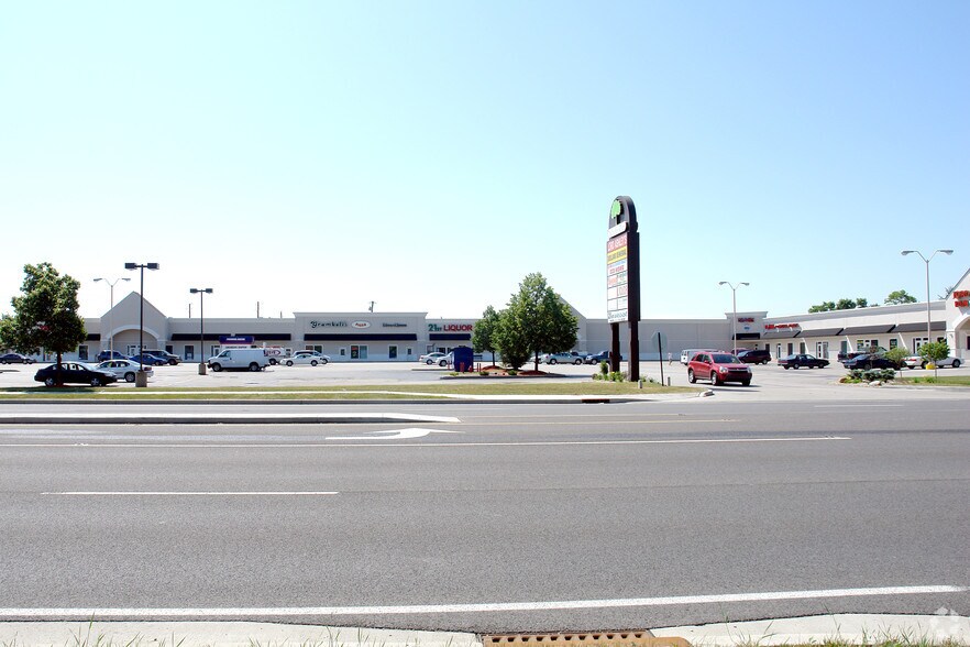 More Photos Of 11709-11805 Pendleton Pike, Indianapolis Unknown For Lease