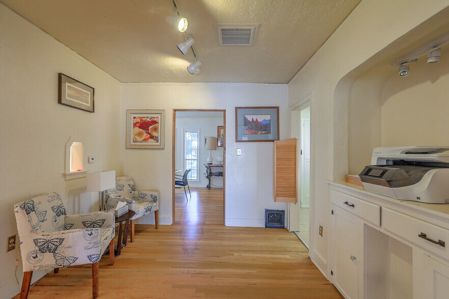 More Photos Of 3104 Monte Vista Blvd NE, Albuquerque Office For Sale