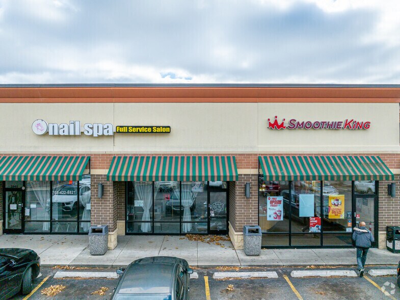 More Photos Of 2831-2855 W 95th St, Evergreen Park Storefront For Lease
