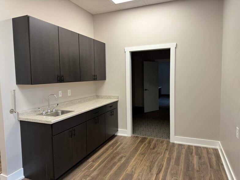More Photos Of 141 Spruce Pine Way, King Healthcare For Lease