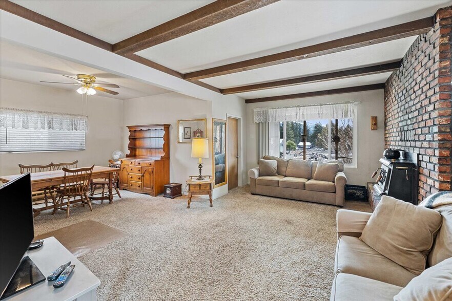 More Photos Of 17604 US-97 Hwy, Weed Apartments For Sale