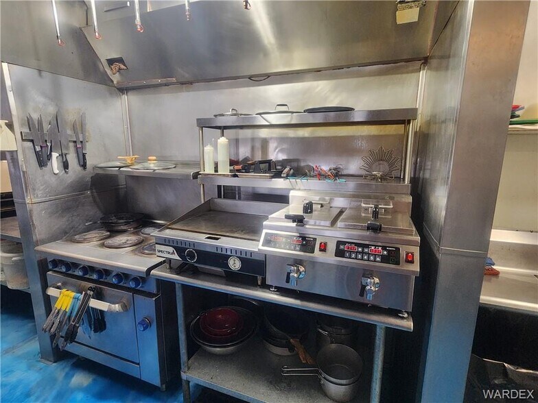 More Photos Of 165 Bradley Bay Dr, Meadview Restaurant For Sale