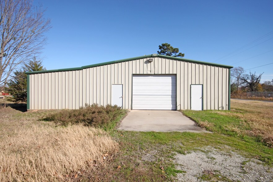 More Photos Of 159 Park Row, Van Warehouse For Sale