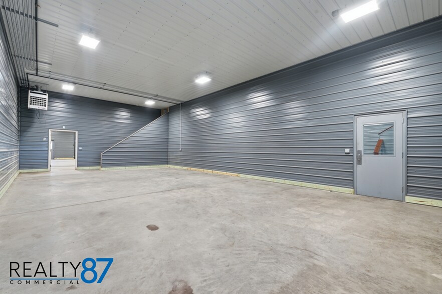 More Photos Of 4301 6th St SW, Cedar Rapids General Retail For Sale
