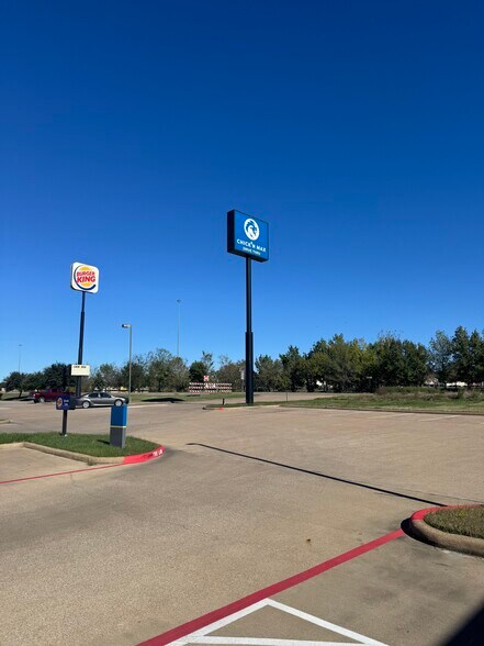 More Photos Of 2408 S 1st St, Lufkin Restaurant For Lease