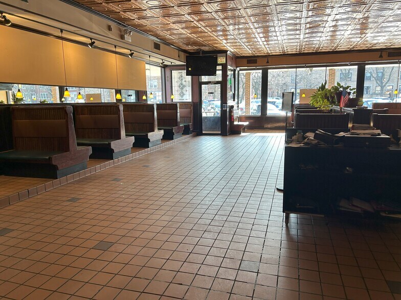More Photos Of 1200-1310 E 53rd St, Chicago Storefront For Lease