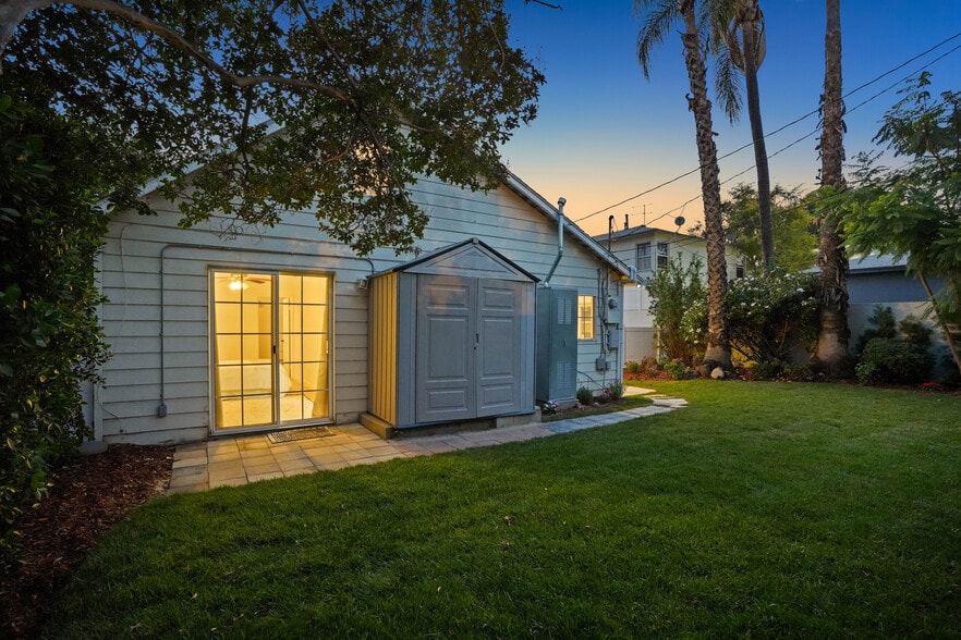 More Photos Of 5438-5440 Colfax Ave, Valley Village Apartments For Sale