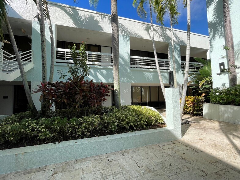 More Photos Of 2300 NW Corporate Blvd, Boca Raton Office For Sale