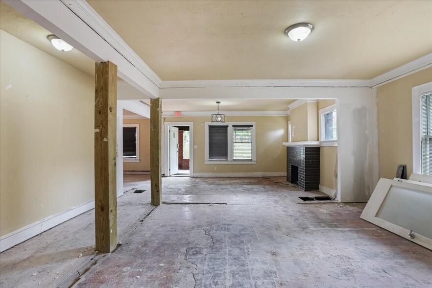 More Photos Of 2741 Church St, Atlanta Office Residential For Sale