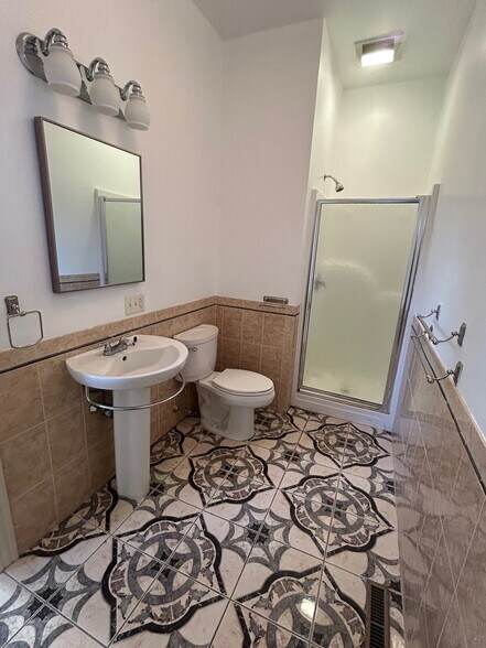 More Photos Of 609 Newport Ave, Attleboro Medical For Lease