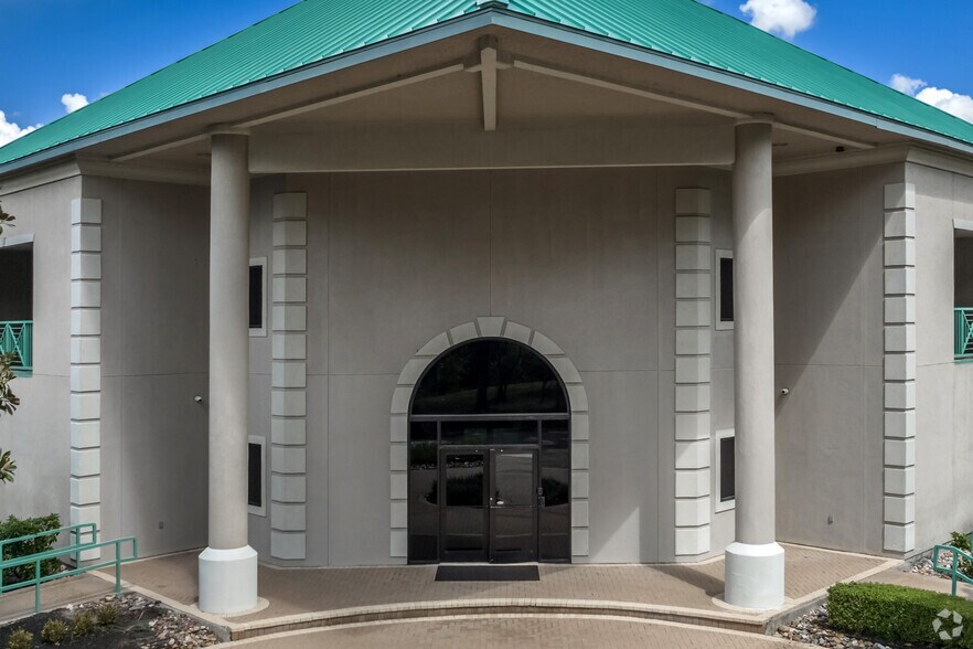 More Photos Of 11821 Telge Rd, Cypress Office For Lease