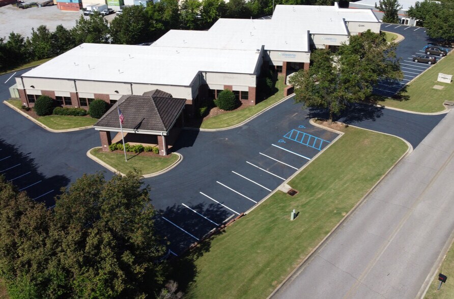 More Photos Of 165-181 Cahaba Valley Pky, Pelham Office For Lease