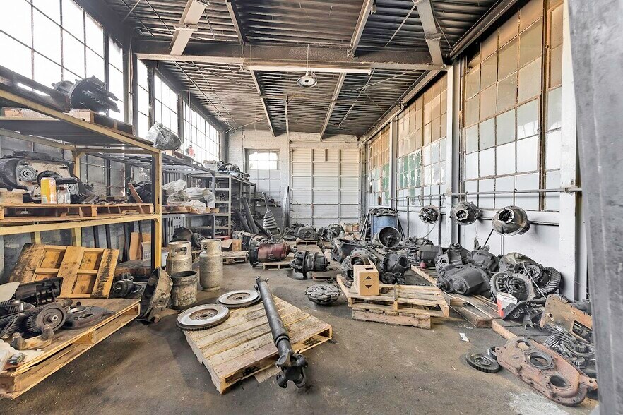 More Photos Of 12280 Burt Rd, Detroit Warehouse For Sale