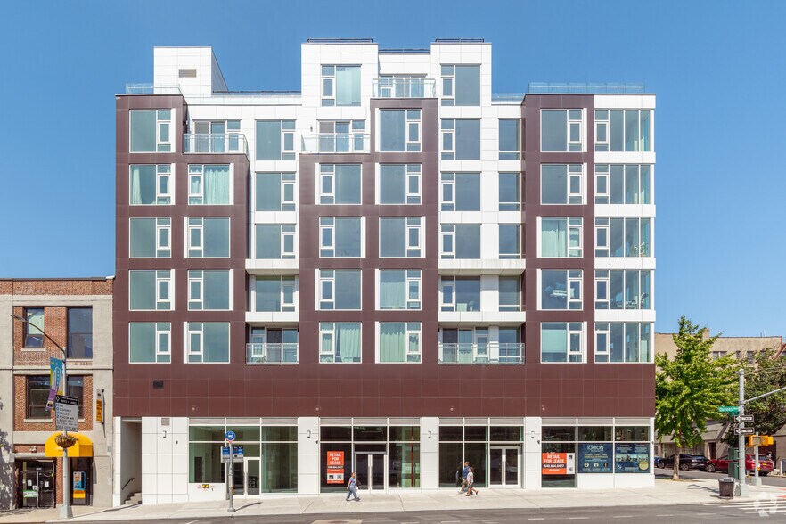 More Photos Of 39-11 Queens Blvd, Long Island City Apartments For Lease