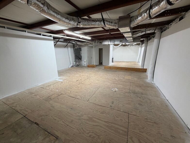 More Photos Of 500 W Commerce Way W, Jupiter Warehouse For Lease