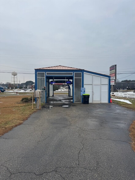 More Photos Of 300 Main St, Newton Grove Specialty For Sale