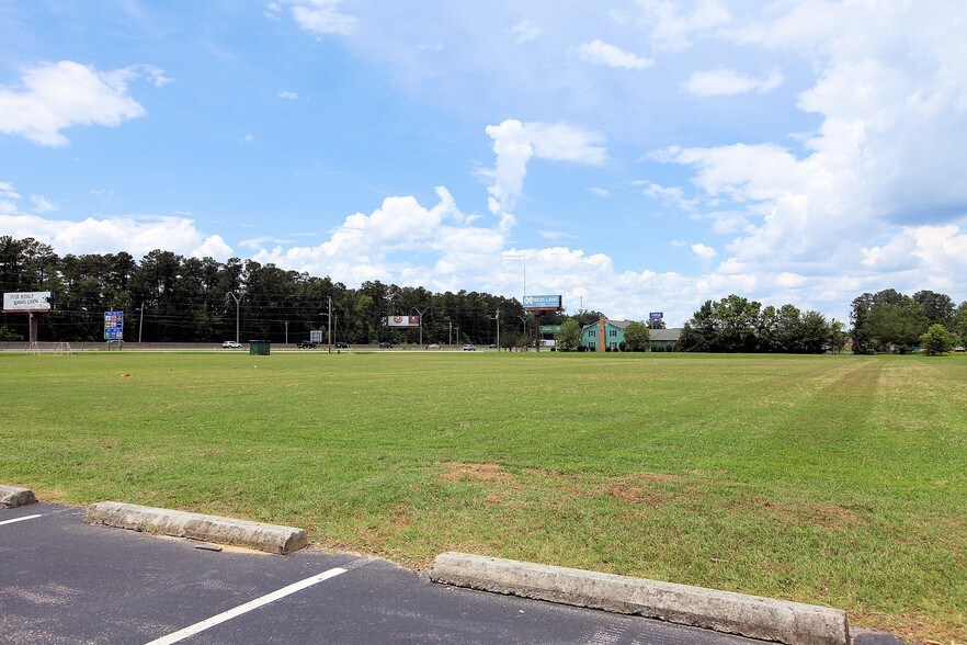 More Photos Of 4330 Kahn Dr, Lumberton General Retail For Lease