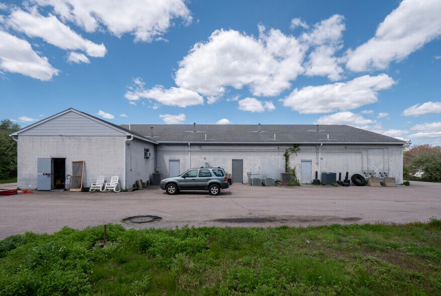 More Photos Of 250 S County Trl, Exeter Freestanding For Sale