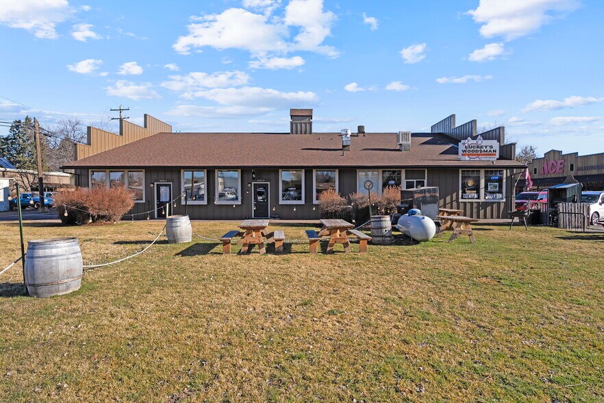 More Photos Of 352 E Hood Ave, Sisters General Retail For Sale