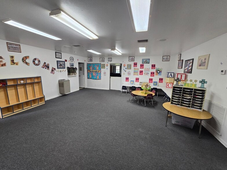 More Photos Of 8810 W Norfolk St, Tampa Schools For Sale