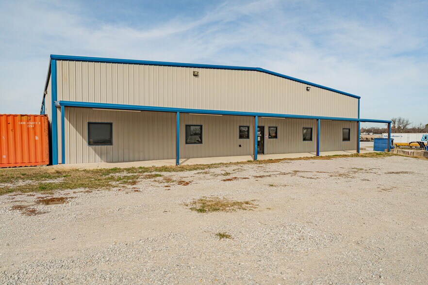 More Photos Of 4610 E Highway 199, Springtown General Retail For Sale